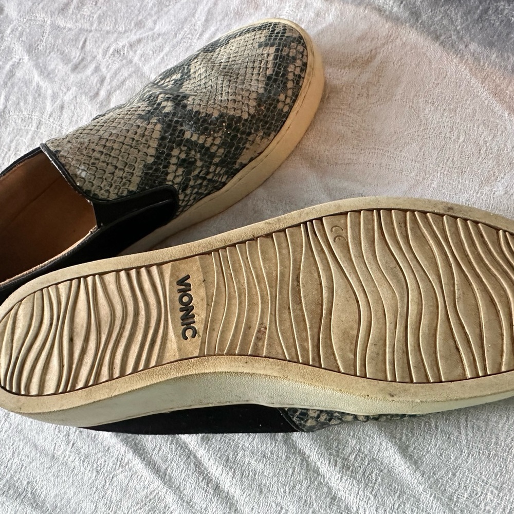 Vionic Black And Gray Patterned Loafers - image 3